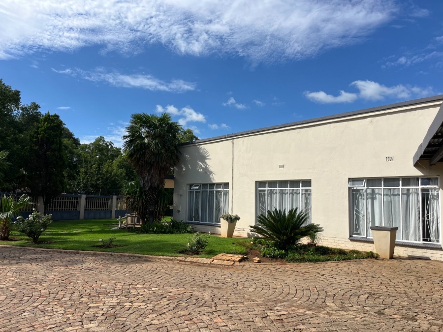 3 Bedroom Property for Sale in Potchefstroom South North West